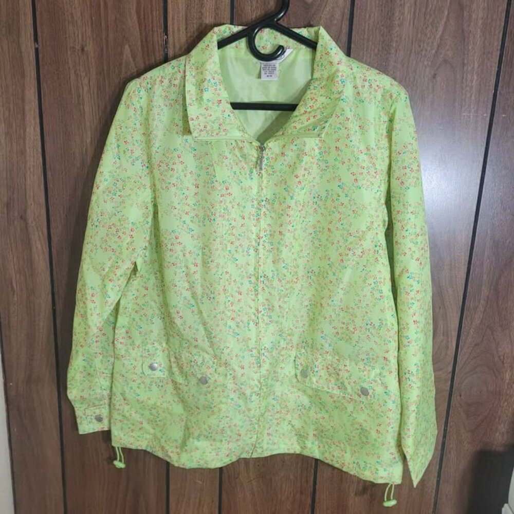 Women Green Floral Nylon Jacket Size: Medium